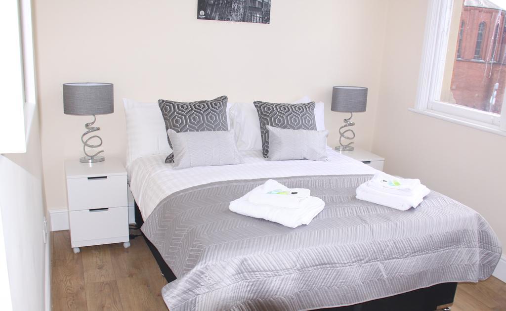 The Salford Apartment Stockport Bagian luar foto